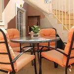 Casa Andreia, Close To Everything