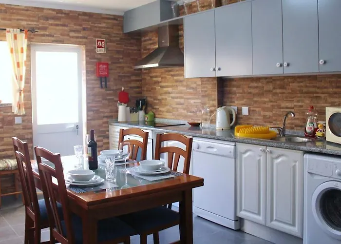 Casa Andreia, Close To Everything